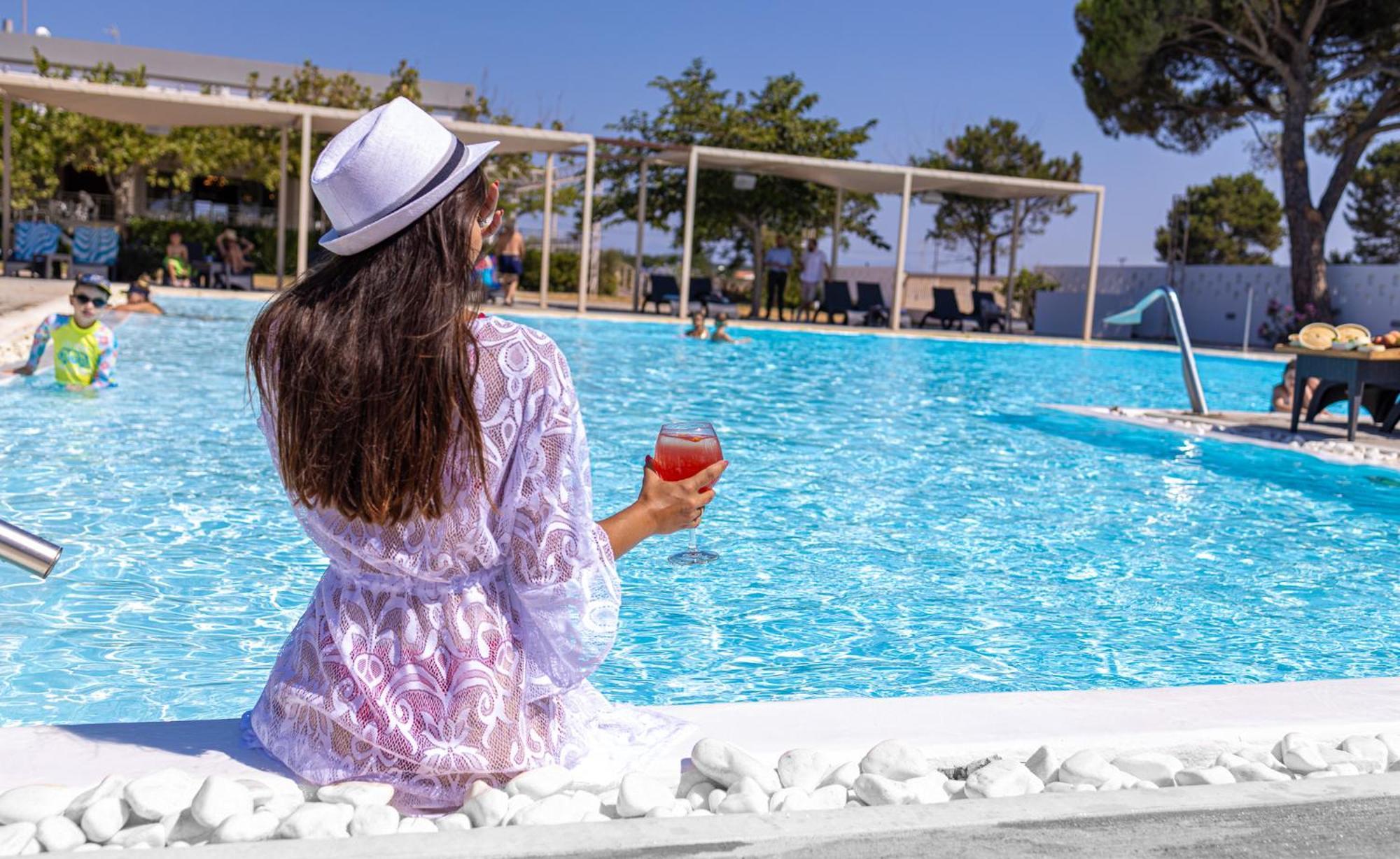 Buka Sandy Beach Meszíni Kültér fotó