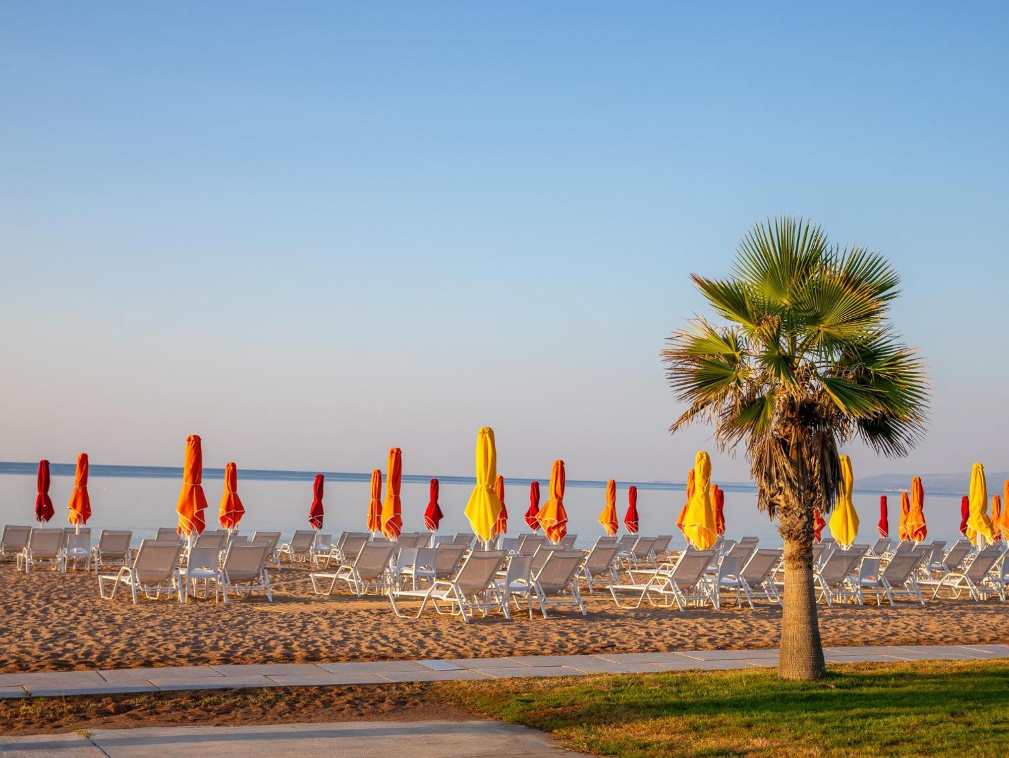 Buka Sandy Beach Meszíni Kültér fotó