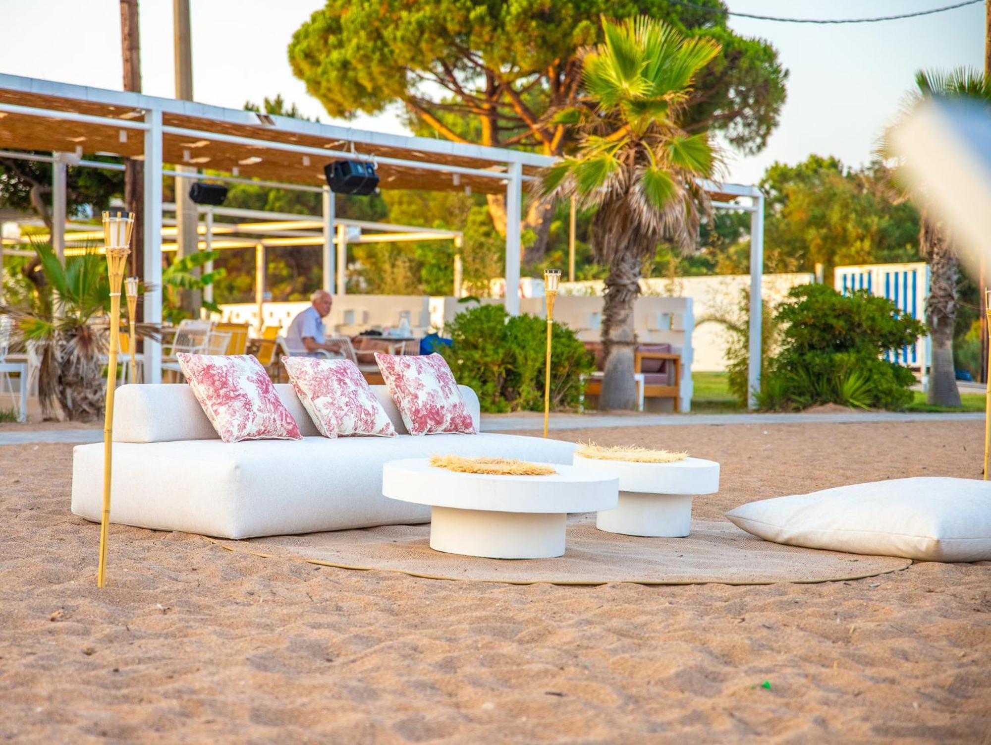Buka Sandy Beach Meszíni Kültér fotó
