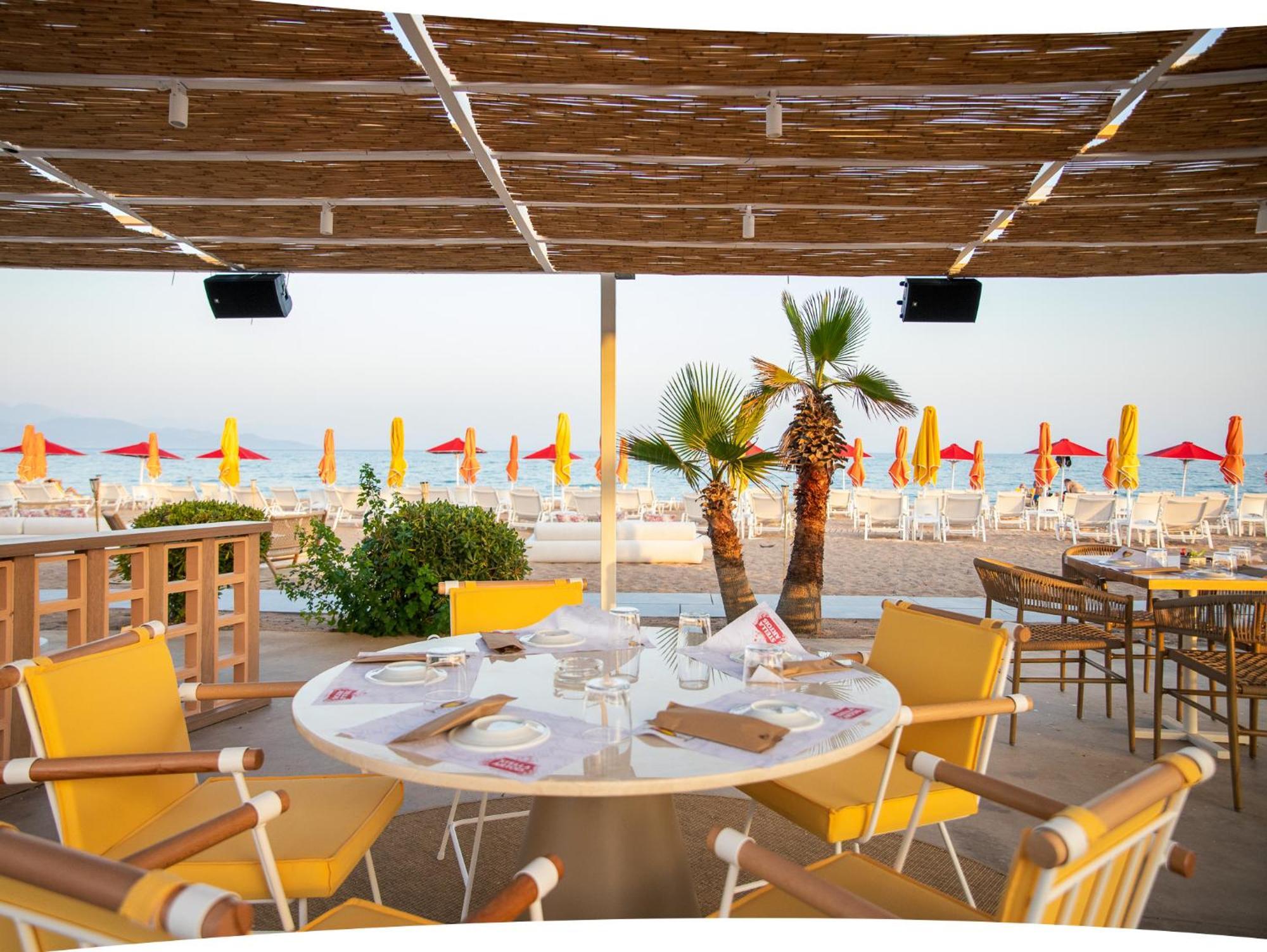 Buka Sandy Beach Meszíni Kültér fotó